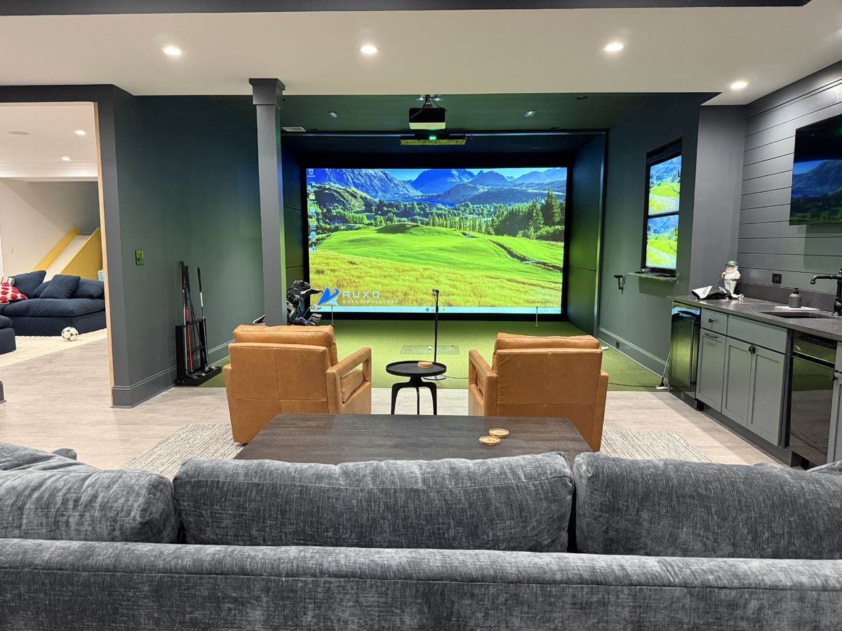 Residential golf simulator inspiration 1