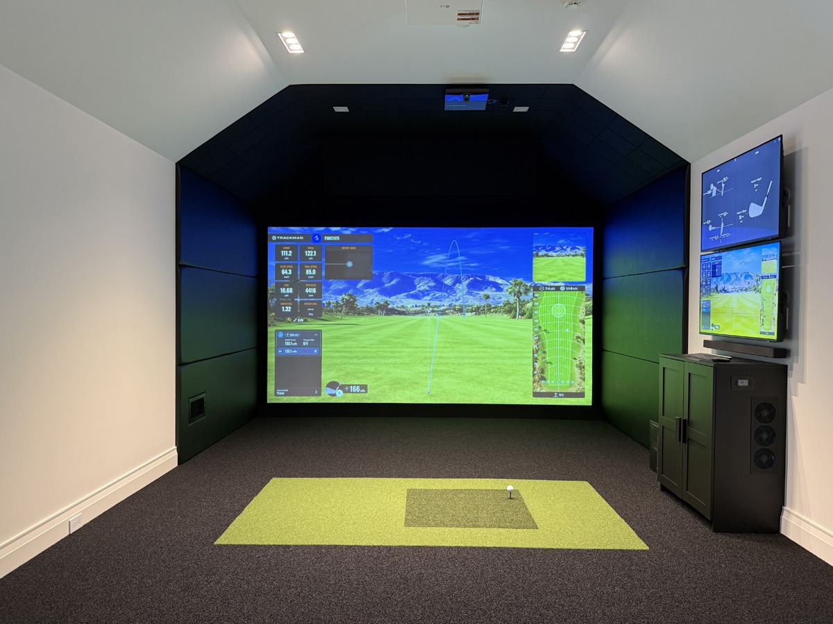 Residential golf simulator inspiration 3