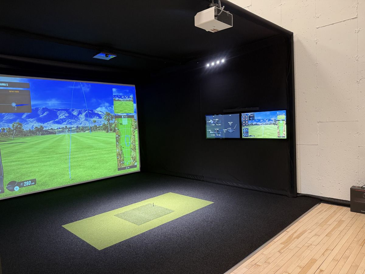 Residential golf simulator inspiration 5
