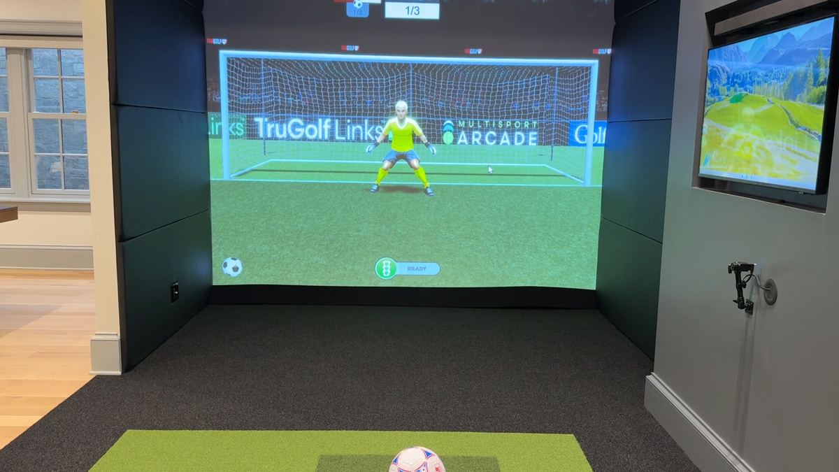 Residential golf simulator inspiration 6